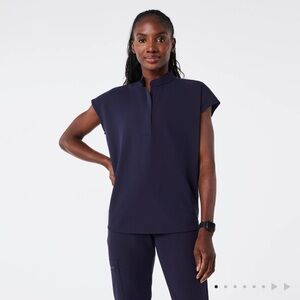 Figs Rafaela Scrub Top Size Small in Navy